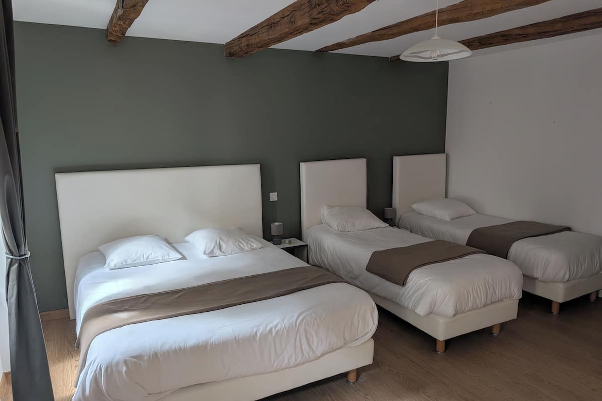 Familieværelse til 4 personer | 1 soveværelse, premium-sengetøj, senge med madrasser af memory foam