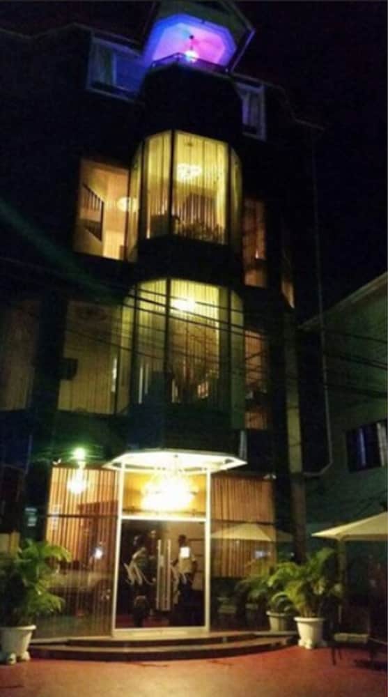 Millenium Manor Hotel photo 3