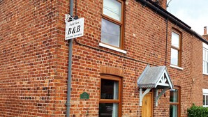 A red brick building with a sign for 'Field View B&B'. - Field View B&B (Goole)