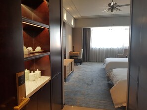 Standard Twin Room | Minibar, in-room safe, desk, blackout drapes - Nova Hotel (Antananarivo)