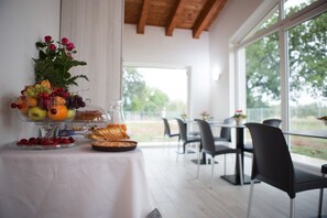 Gratis morgenmadsbuffet hver dag