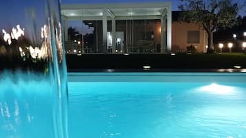 Seasonal outdoor pool