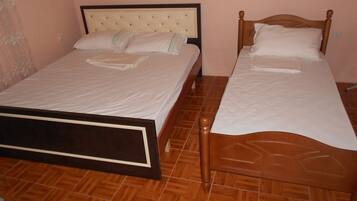 3 bedrooms, Frette Italian sheets, premium bedding, free WiFi