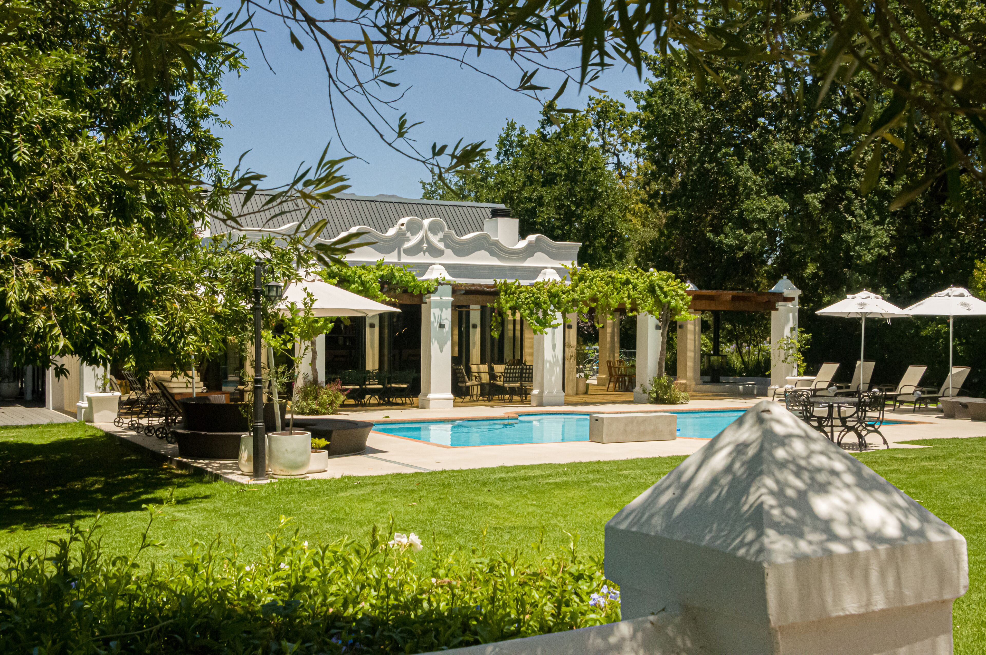 Outdoor pool, pool loungers