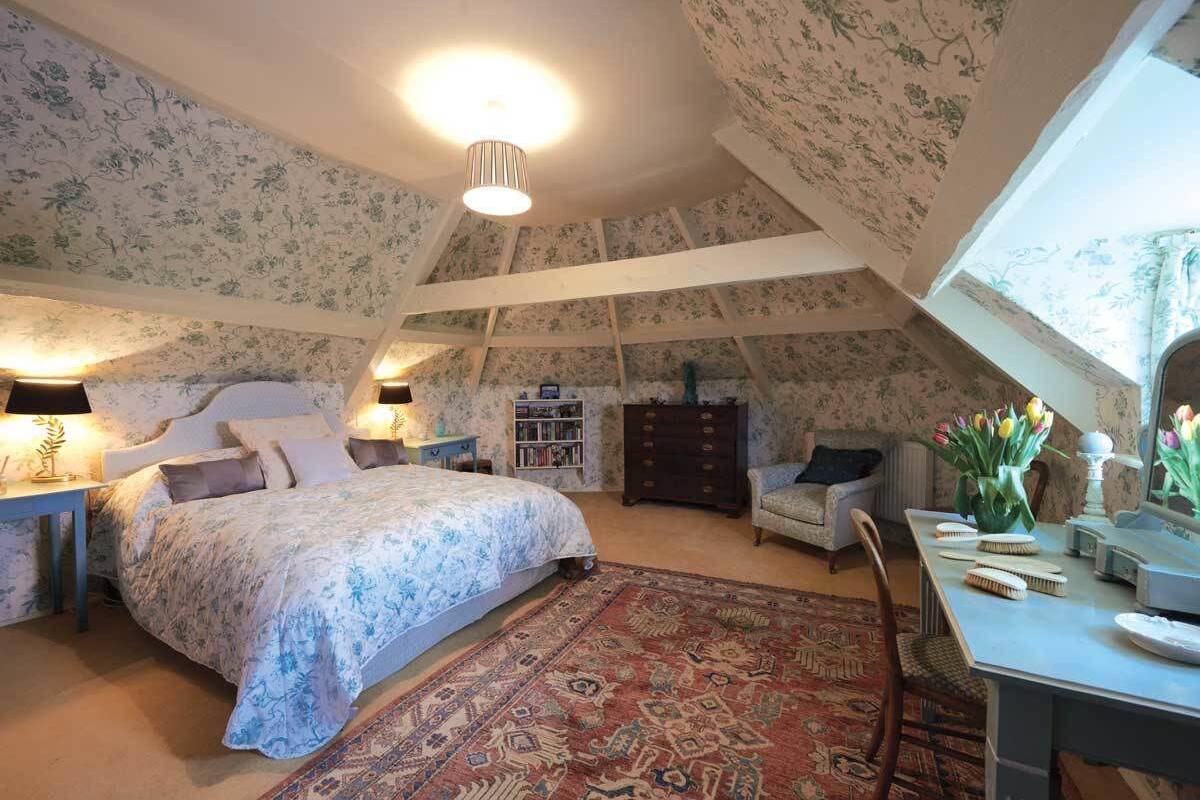 Double Room, Non Smoking, Shower | Individually decorated, individually furnished, iron/ironing board