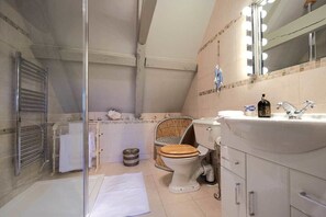 Double Room, Non Smoking, Shower | Bathroom | Hair dryer, towels