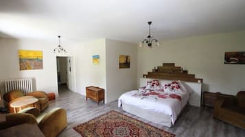 Decoración personalizada, muebles diferentes y escritorio