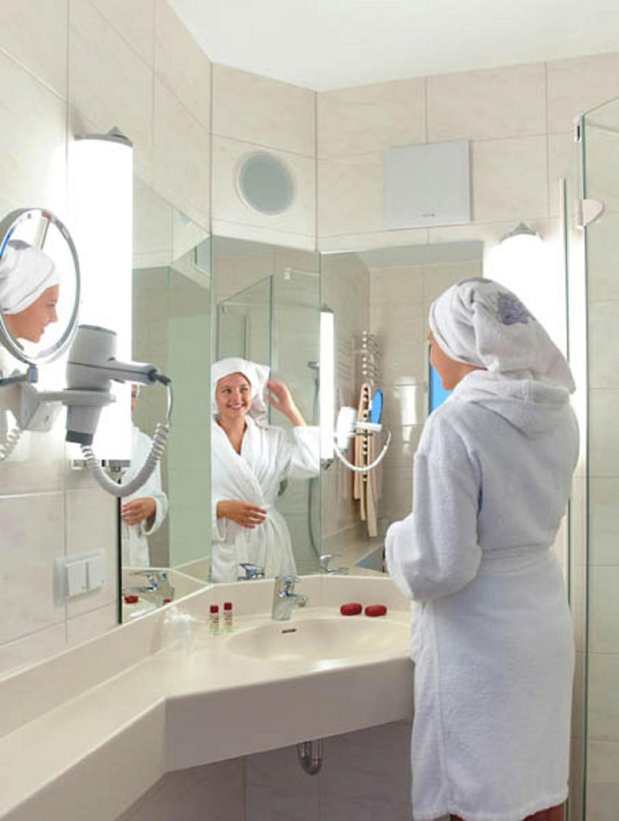 Shower, free toiletries, hair dryer, towels