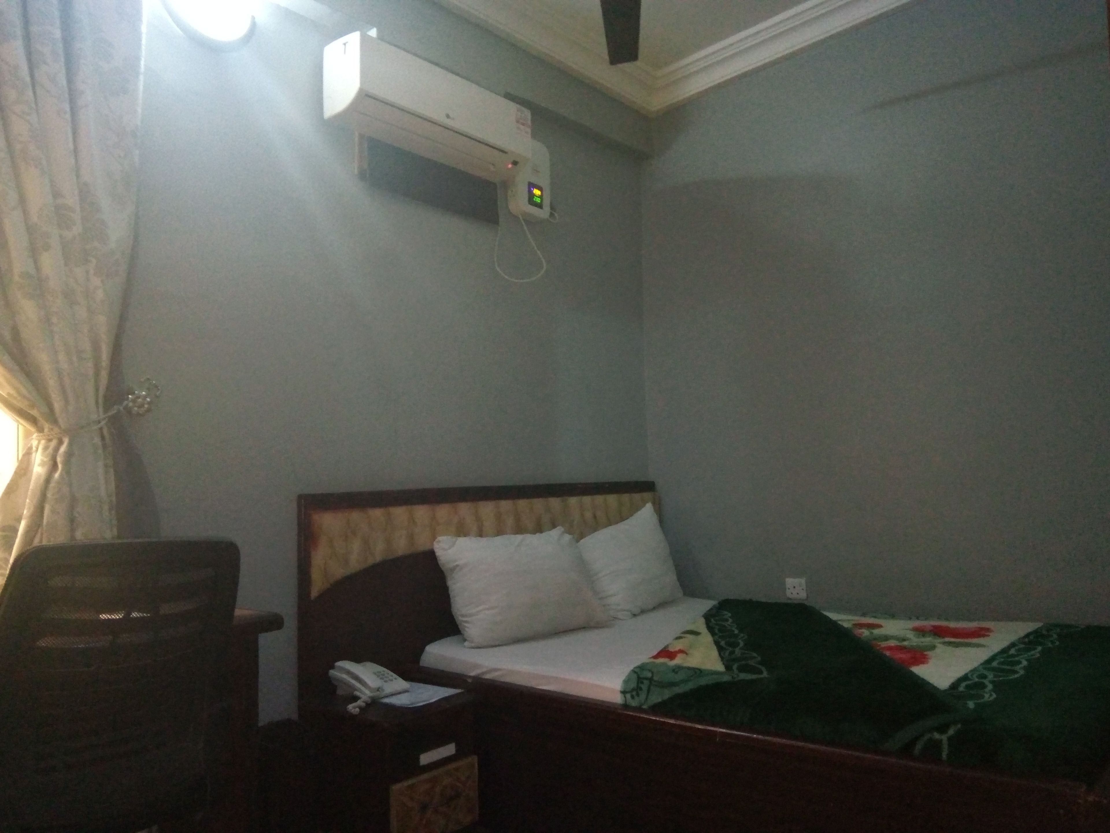 ベーシック ルーム | デスク、ベッドシーツ