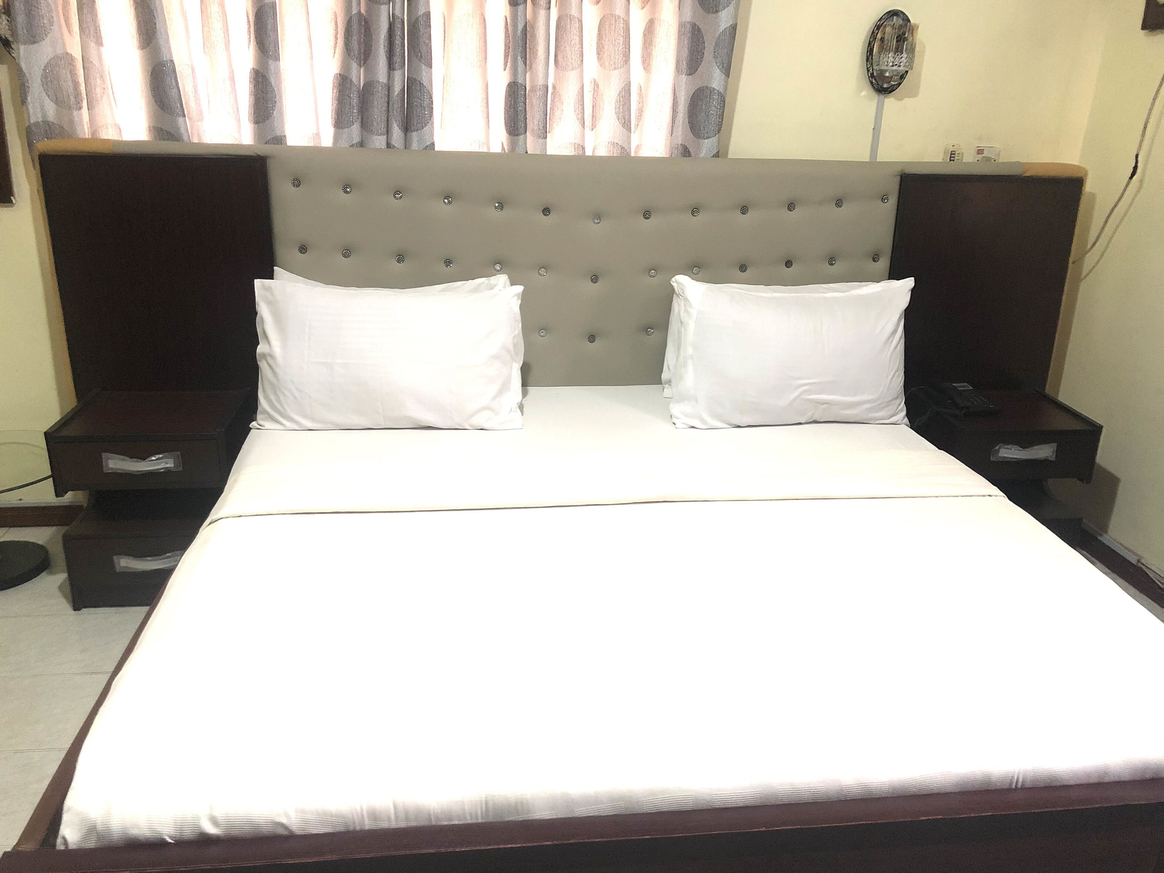 Desk, laptop workspace, free WiFi, bed sheets