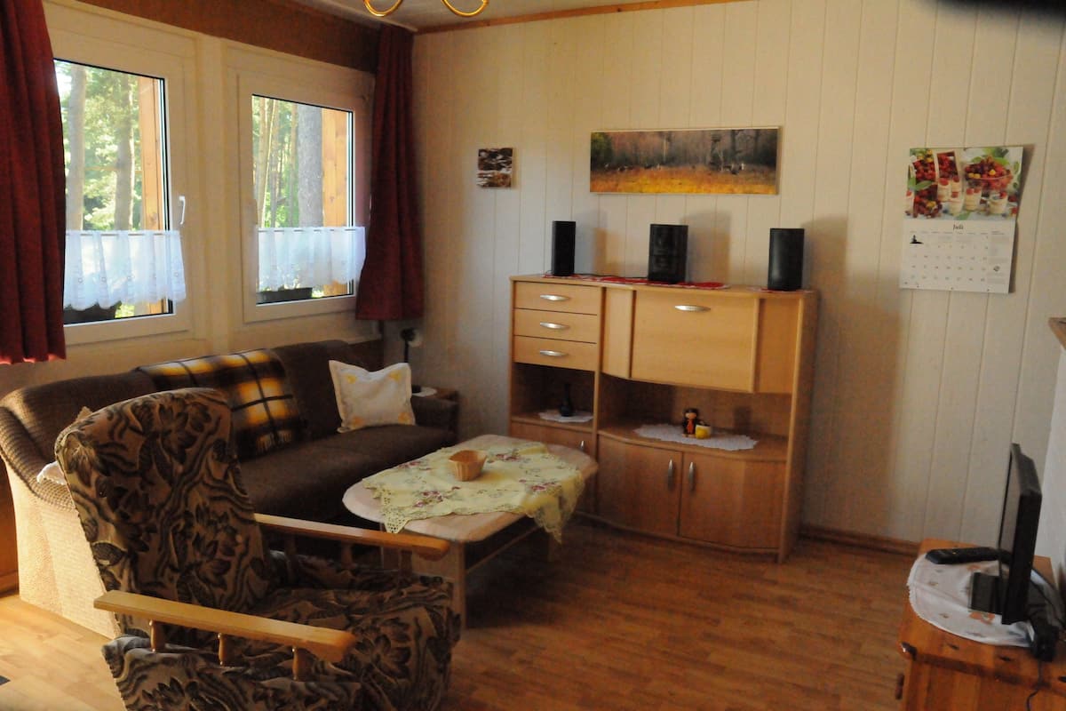 Cottage Junior | Ruang keluarga | TV