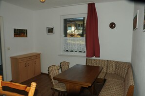 Casa de campo familiar | Servicio de comidas en la habitación