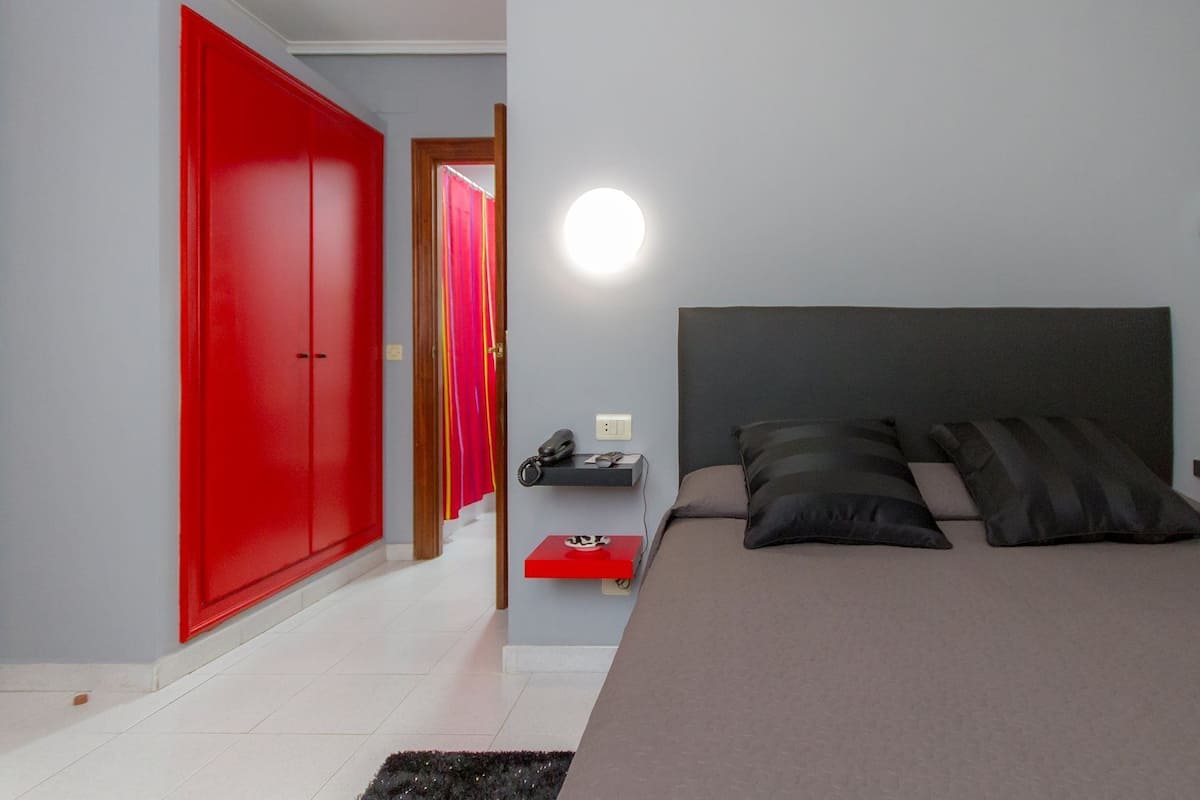 Double Room, Balcony, City View | Desk, WiFi (free), bed sheets