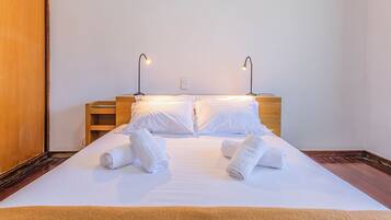 Apartment, 2 Bedrooms, Private Bathroom | Soundproofing, free WiFi, bed sheets, wheelchair access