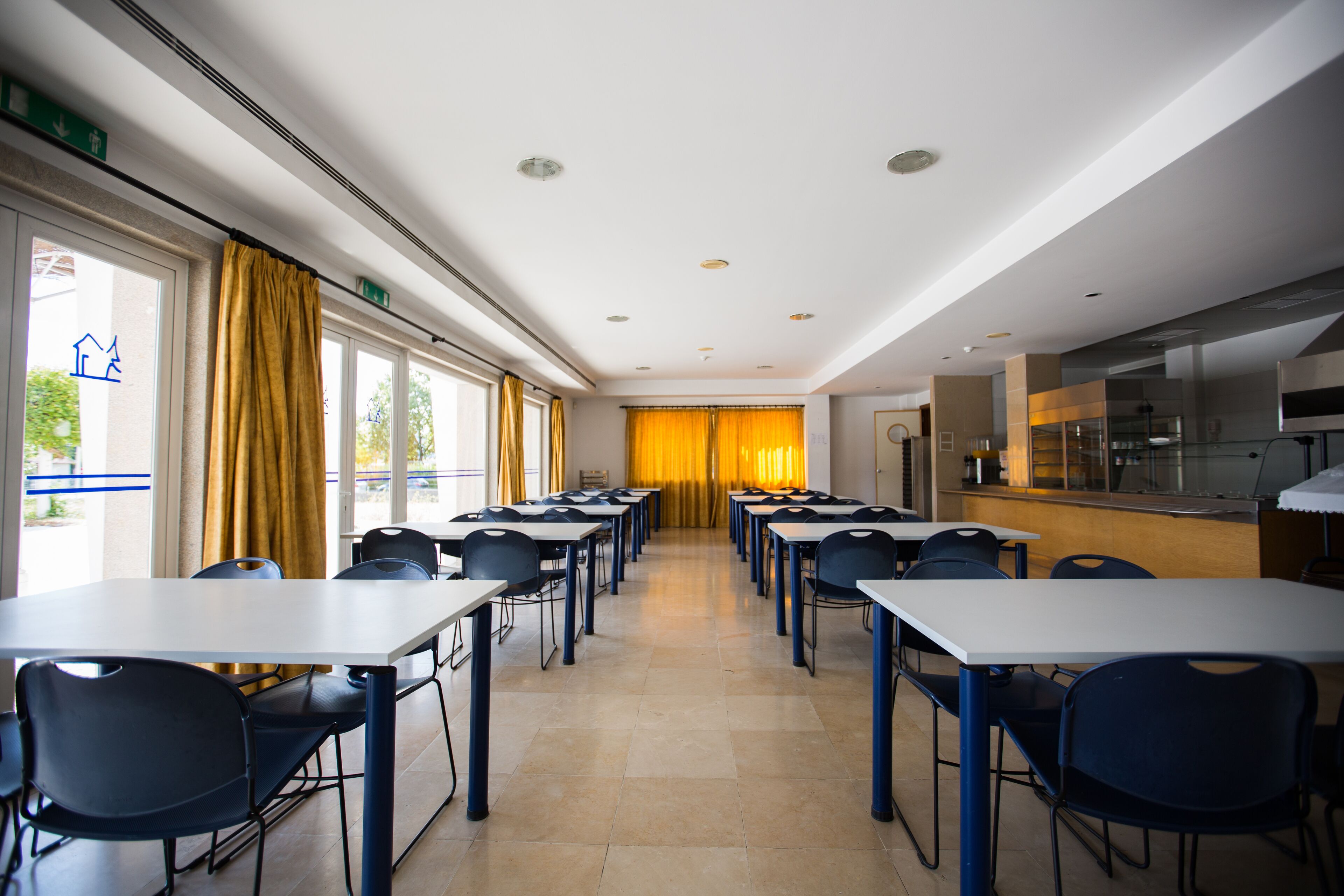 包含每日自助早餐