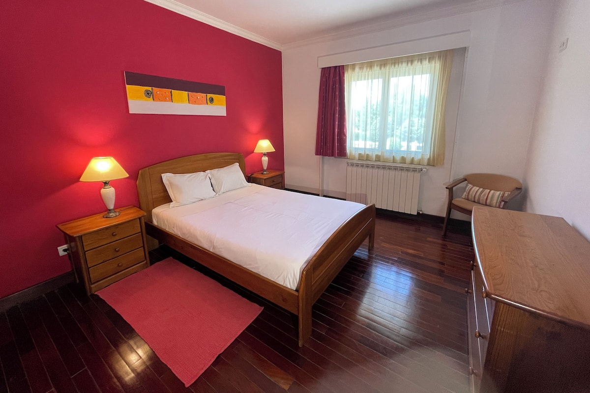 Doppelzimmer, eigenes Bad | Schallisolierte Zimmer, kostenloses WLAN, Bettwäsche, Rollstuhlgeeignet