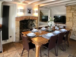 Family Cottage, Private Bathroom (The Crook) | Restaurant - The Crook (Cheltenham)