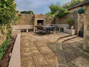Family Cottage, Private Bathroom (The Crook) | Garden - The Crook (Cheltenham)