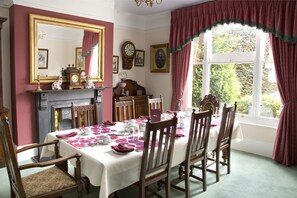 Cooked-to-order breakfast for a fee on weekdays - Banbury Cross B&B (Banbury)