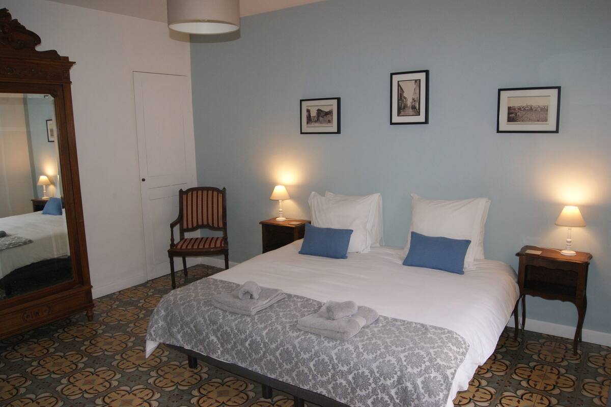 Doppel- oder Zweibettzimmer, mit Bad (b. No2 Chambre)