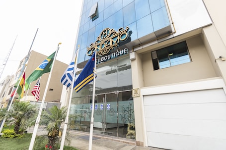 Fachada da propriedade. Hotel Candamo