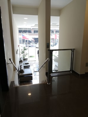 Interior - Hotel Candamo (Lima)