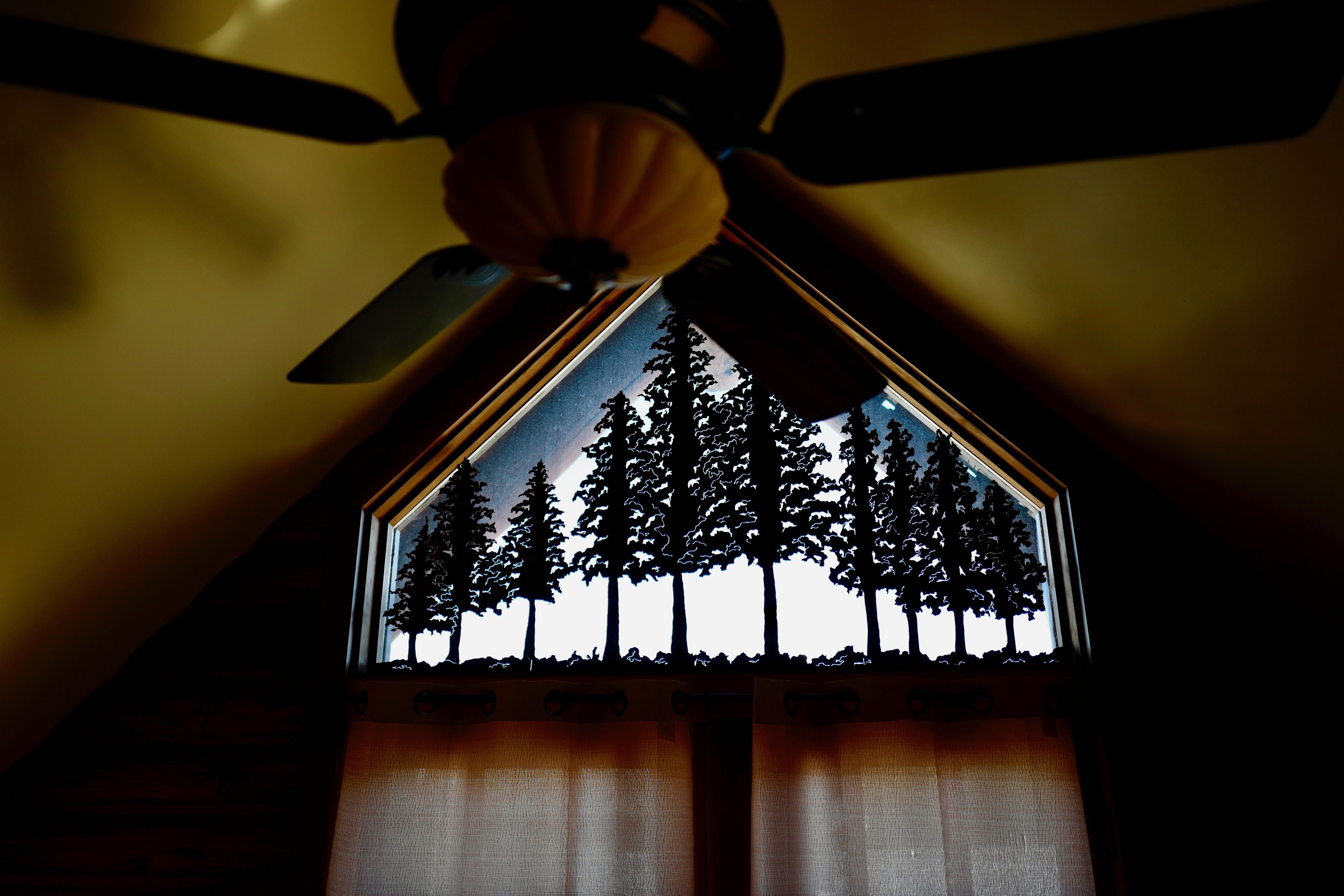 suite, non smoking, jetted tub | iron/ironing board, free rollaway beds, free wifi, bed sheets