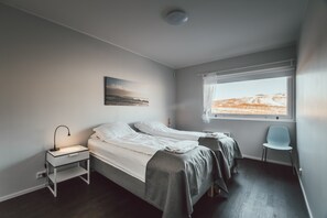 Camas extra, wifi gratis y ropa de cama 