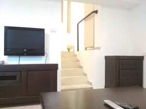 Bloomfield Affordable Studio B13 | 1 bedroom, premium bedding, iron/ironing board, free WiFi - LocalsTLV Bloomfield Cozy Studio (Tel Aviv)