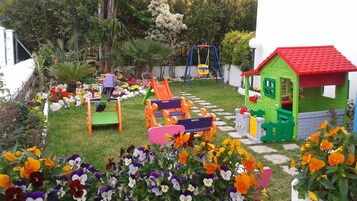 Children's play area - outdoor