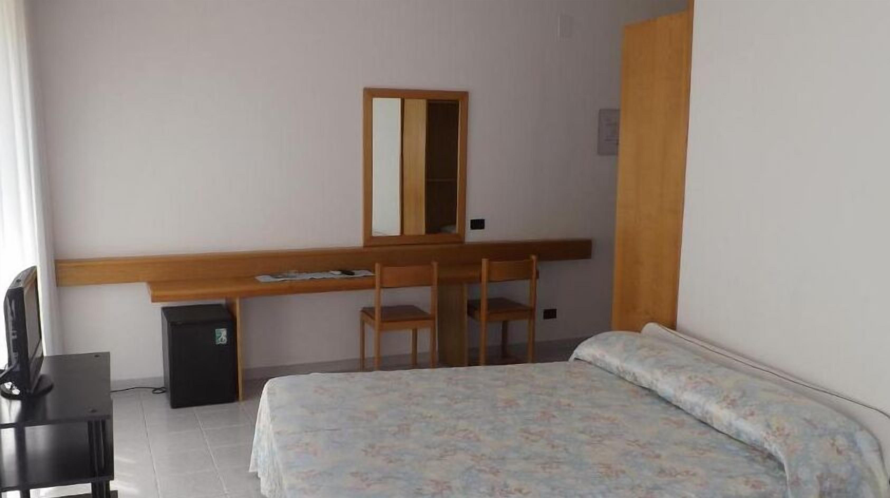 minibar, in-room safe, desk, cots/infant beds