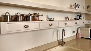 Studio | Private kitchen - Unique Flea Market Studio Prime Location (Tel Aviv)