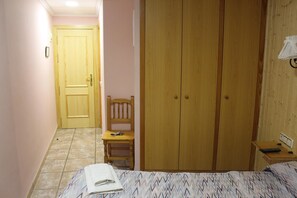 Soundproofing, free WiFi, bed sheets - Hostal La Posá (Villar del Arzobispo)