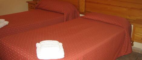 Twin Room | Soundproofing, free WiFi, bed sheets