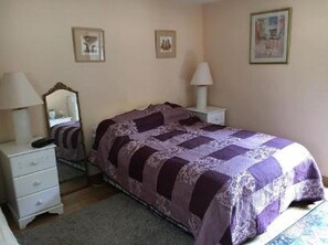 Triple Room, Multiple Beds, Non Smoking | Free WiFi, bed sheets - The Lampet Arms (Banbury)