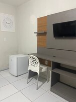 Quarto triplo básico | Wi-Fi de cortesia, roupa de cama