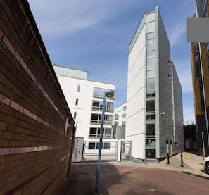 المنشأة من الخارج