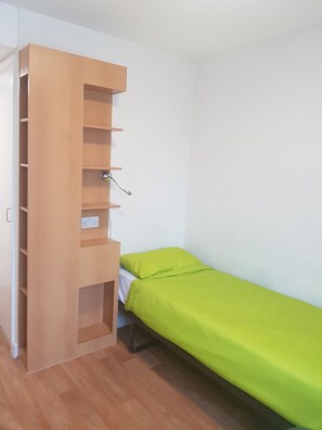 Skrivebord og wi-fi (inkludert)