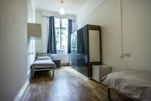Desk, soundproofing, free WiFi, bed sheets - Sandeman-Allen House - Hostel (London)