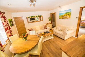Flat-screen TV, Netflix - Covehurst Bay Holiday Cottages (Hastings)