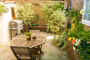Garden - Covehurst Bay Holiday Cottages (Hastings)