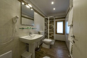 Ducha, cabezal de ducha tipo lluvia, secador de pelo, bidet