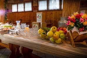 Free daily buffet breakfast  - Agriturismo Al Luogo del Giulio (Maniago)