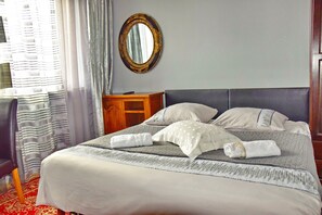 Double Room | Iron/ironing board, free WiFi, bed sheets - Villa Asesor (Gdansk)