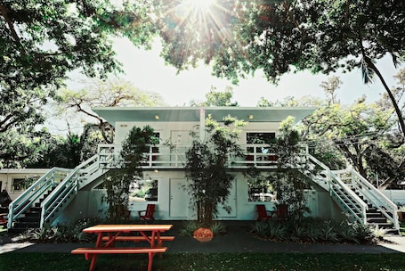 Exterior. Sunset Inn