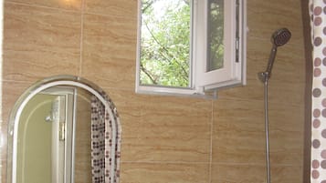 Standard Quadruple Room | Bathroom | Shower, slippers, towels