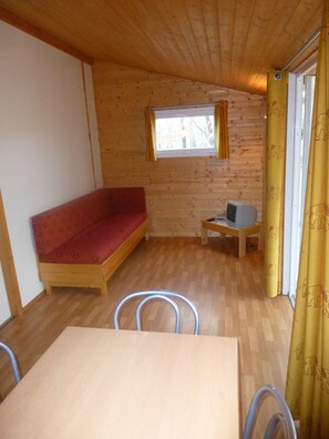 Flat-screen TV - Ferme-Auberge des Trouilles (Lafrancaise)