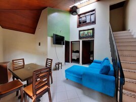 Bungalow | In-room safe, desk, free WiFi
