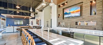 Bluebird Suites near Facebook HQ