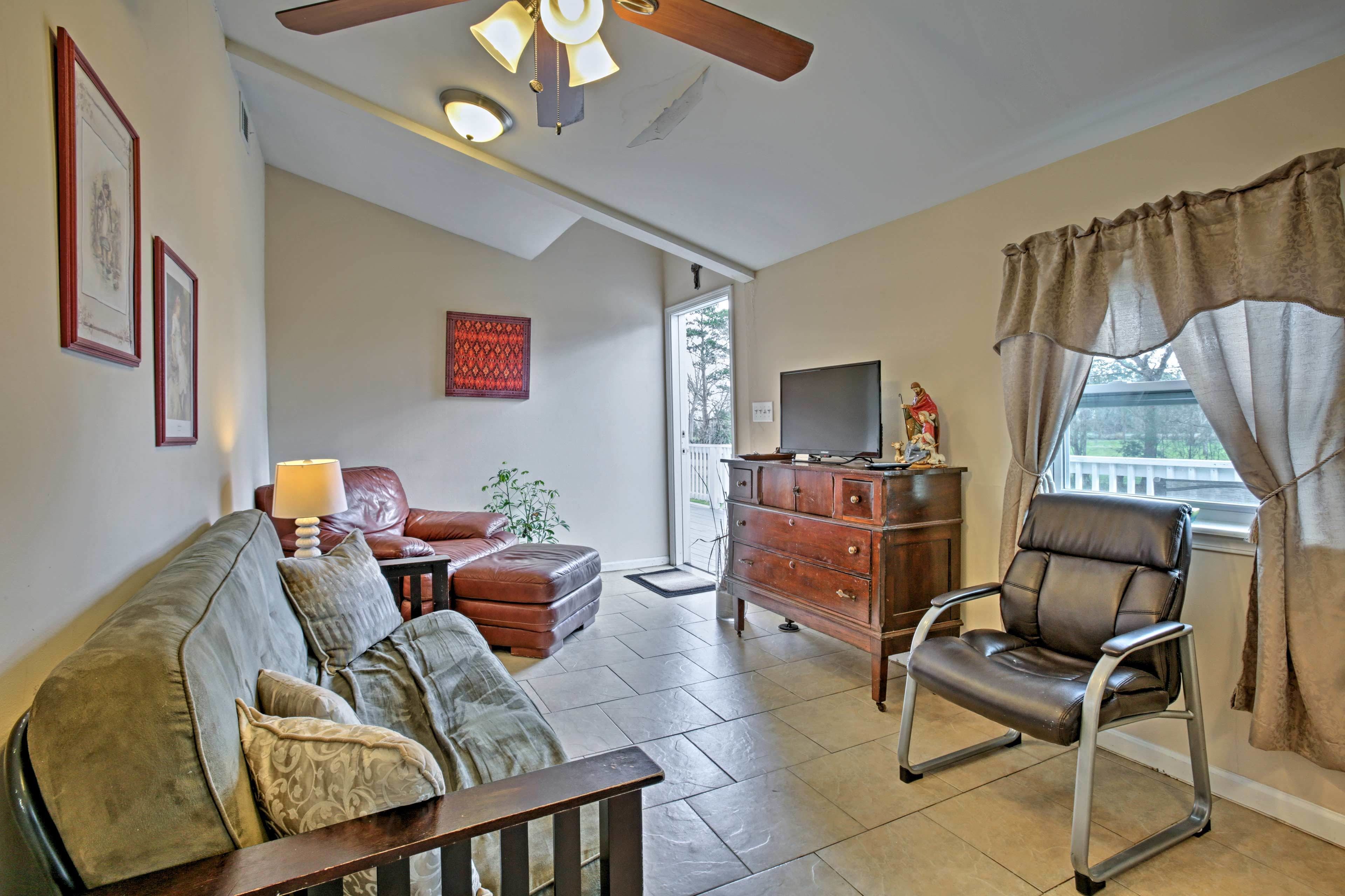 Apartemen, 1 kamar tidur | Ruang keluarga | TV plasma